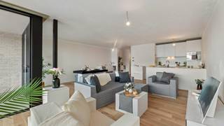 Op een prachtige zichtlocatie bij het binnenrijden van Veurne straalt Residentie OTAX, een moderne nieuwbouwresidentie met ruime terrassen en groene zichten. Geniet als bewoner ook van het gemeenschappelijk dakterras met intensieve daktuin. <br /><br />Dit appartement bevindt zich op de tweede verdieping en werd op plan ingedeeld als volgt:<br />Inkomhal met apart toilet, bergruimte, leefruimte met open keuken, 2 slaapkamers, badkamer en ruim zuidgericht terras.<br /><br />Mogelijkheid tot aankopen van een carport (elektrisch laadpunt optioneel). <br /><br />Oppervlakte appartement: 95,97 m²<br />Oppervlakte terras: 11,23 m²<br /><br />Wenst u meer informatie of een afspraak aan het ingericht modelappartement? Contacteer ons vrijblijvend via 058 62 27 50 of thijs@vlaemynck.be