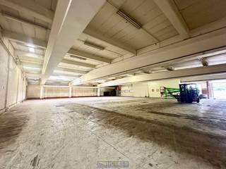 Te huur ruim, industrieel magazijn gelegen te RonseDit EXCLUSIEVE MAGAZIJN biedt UITSTEKENDE OPSLAGMOGELIJKHEDEN en is STRATEGISCH GELEGEN in de...