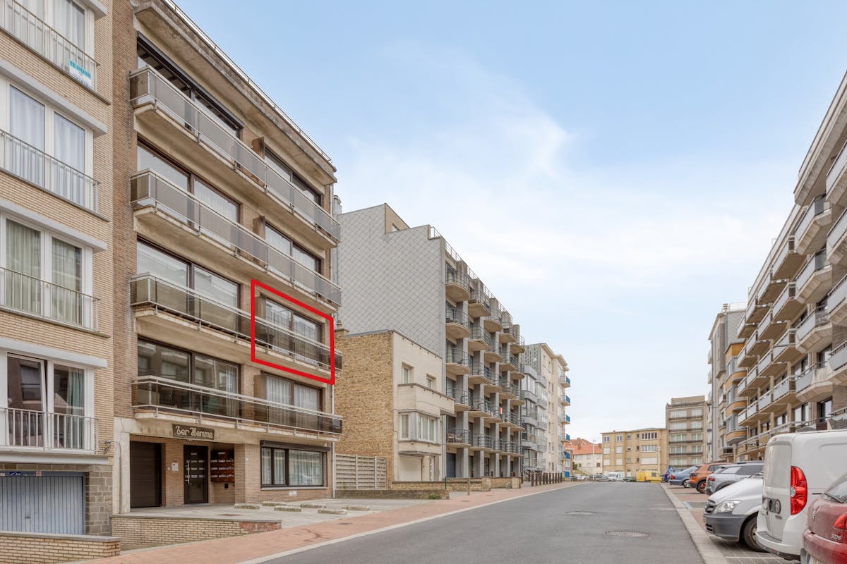 Appartement met 2 slaapkamers en parking vlakbij zee te Koksijde - foto 1