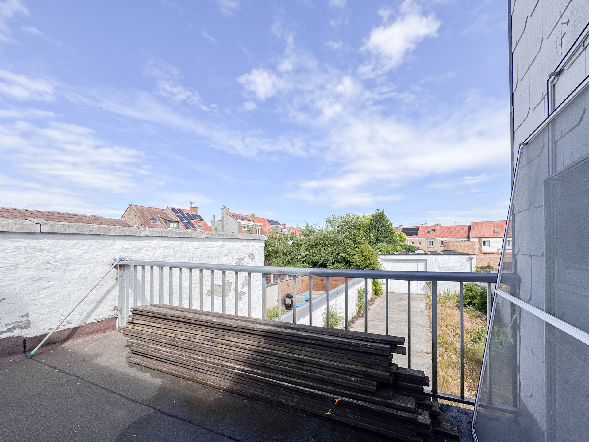 Burgerwoning met grote garage, ruime opslagplaats. - foto 3