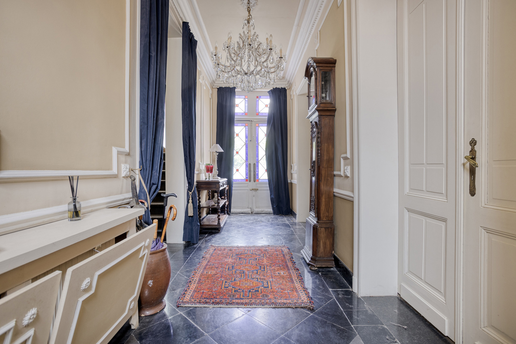 Centraal gelegen herenwoning met 2 staanplaatsen - foto 5