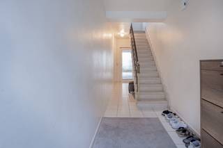 Deze instapklare woning is centraal gelegen (Dampoort station en op 5 min fietsen van Gent Centrum). Ze beschikt over drie volwaardige...