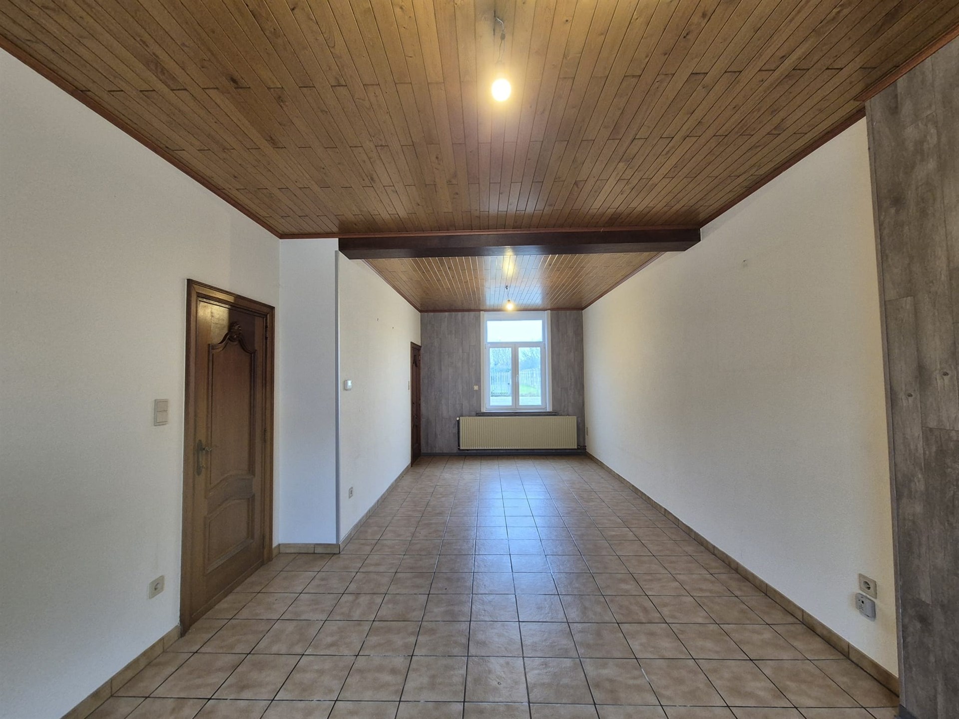 Ruime en instapklare woning met grote tuin en garage. - foto 3