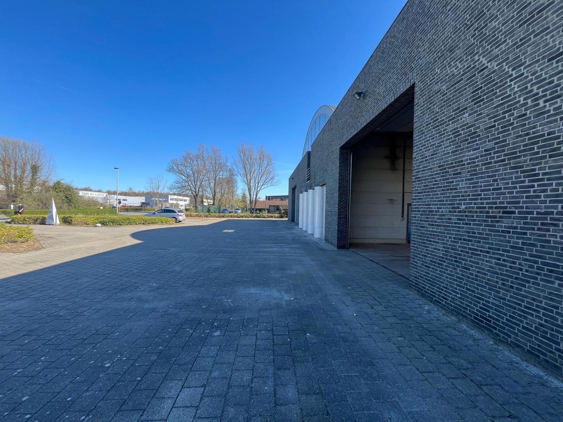 TE KOOP nabij A12 magazijn met beperkte kantoorruimte/woonst - foto 4