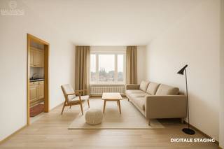 <strong>Ben je op zoek naar een tof 2 slaapkamerappartement op een toplocatie? Plan dan nu een bezoek!</strong><br /><br /><em>Ligging:</em><br />Dit lichtrijke appartement is ideaal gelegen op de rand van de Tentoonstellingswijk en Wilrijk, met een vlotte verbinding naar de stad en de snelweg. Bovendien is er altijd parkeergelegenheid voor de deur dankzij de nabijgelegen Park &amp; Ride.<br /><br /><em>Indeling:</em><br />Bij binnenkomst tref je een aangename leefruimte met een breed uitzicht over de bloesems, zonder inkijk van andere gebouwen. Dit zorgt voor een heerlijk gevoel van privacy en openheid. De keuken is functioneel ingericht en biedt alle nodige toestellen.<br /><br />Achteraan bevinden zich twee ruime slaapkamers die uitgeven op een gezellig terras. Daarnaast is er een badkamer met douche en lavabo, en een apart toilet.<br /><br /><em>Troeven:</em><br />• Toplocatie: vlot bereikbaar, dicht bij Antwerpen en snelwegen<br />• Breed, open uitzicht vooraan zonder inkijk<br />• Gezellig terras achteraan aan de slaapkamers<br />• EPC-label B: energiezuinig wonen<br />• Altijd parking voor de deur dankzij de Park &amp; Ride<br /><br />Zie jij jezelf hier wonen? Contacteer ons vandaag nog voor een bezichtiging!<br />U kan ons kantoor bereiken op het nummer <strong>03 345 88 99. </strong>