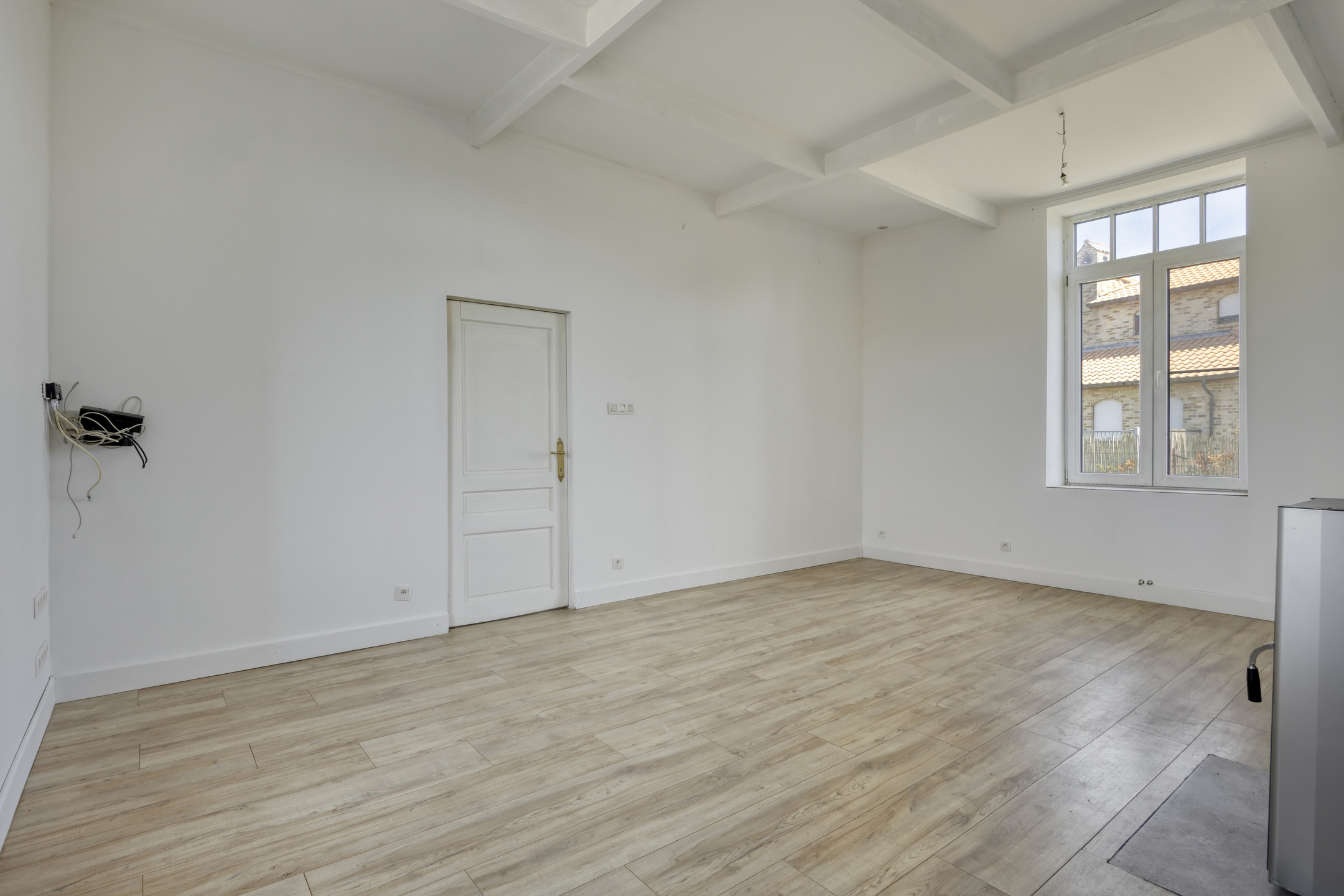 Deels gerenoveerde woning met prachtig verzicht op 14 are - foto 4