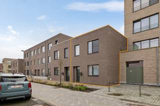 Wonen in een jonge, energiezuinige wijk waar alles binnen handbereik ligt? Deze recente en instapklare BEN-woning in de populaire Regatta...