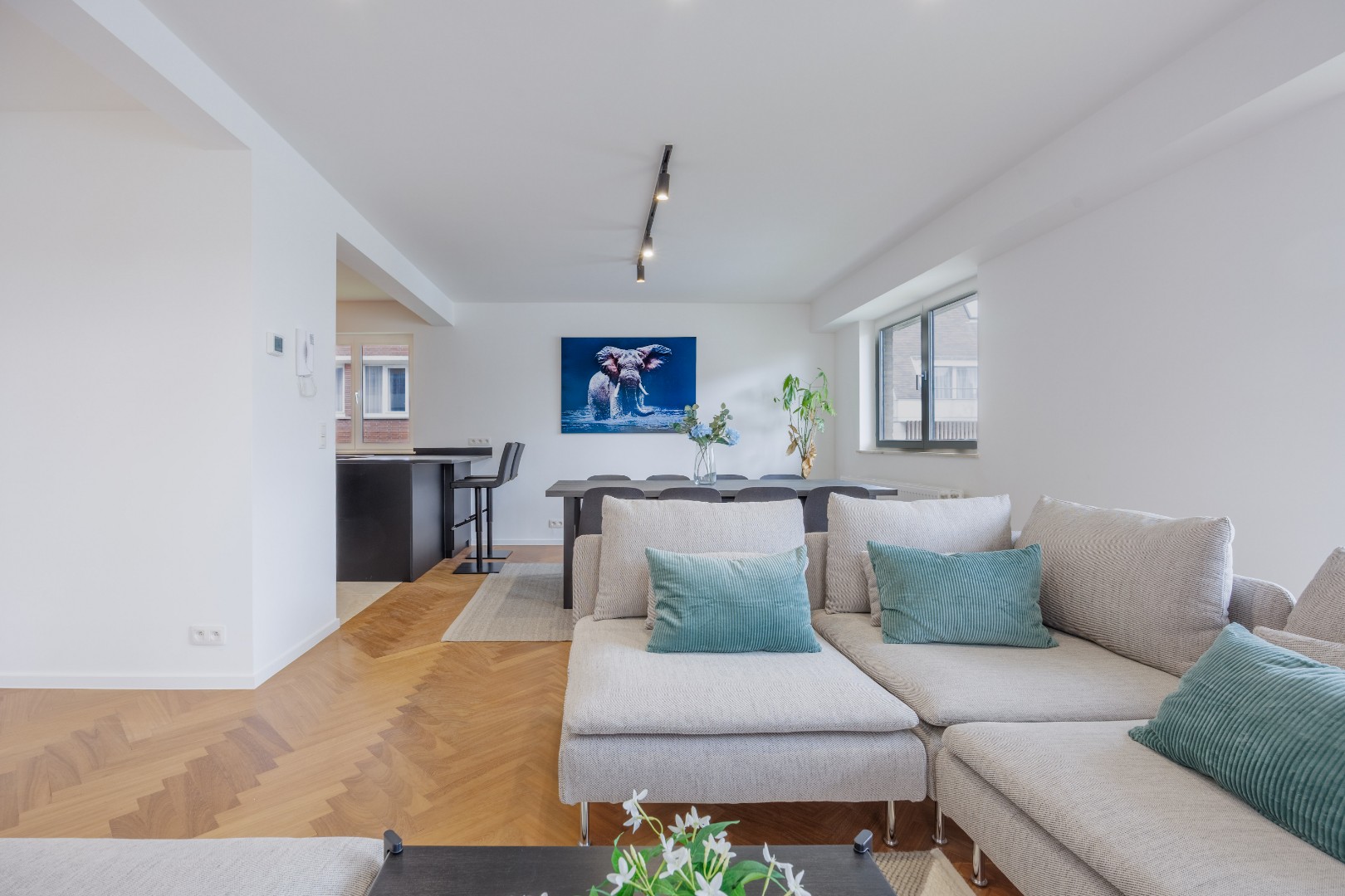 Hoekappartement in het hartje van Duinbergen, vlak aan Zeedijk. - foto 4