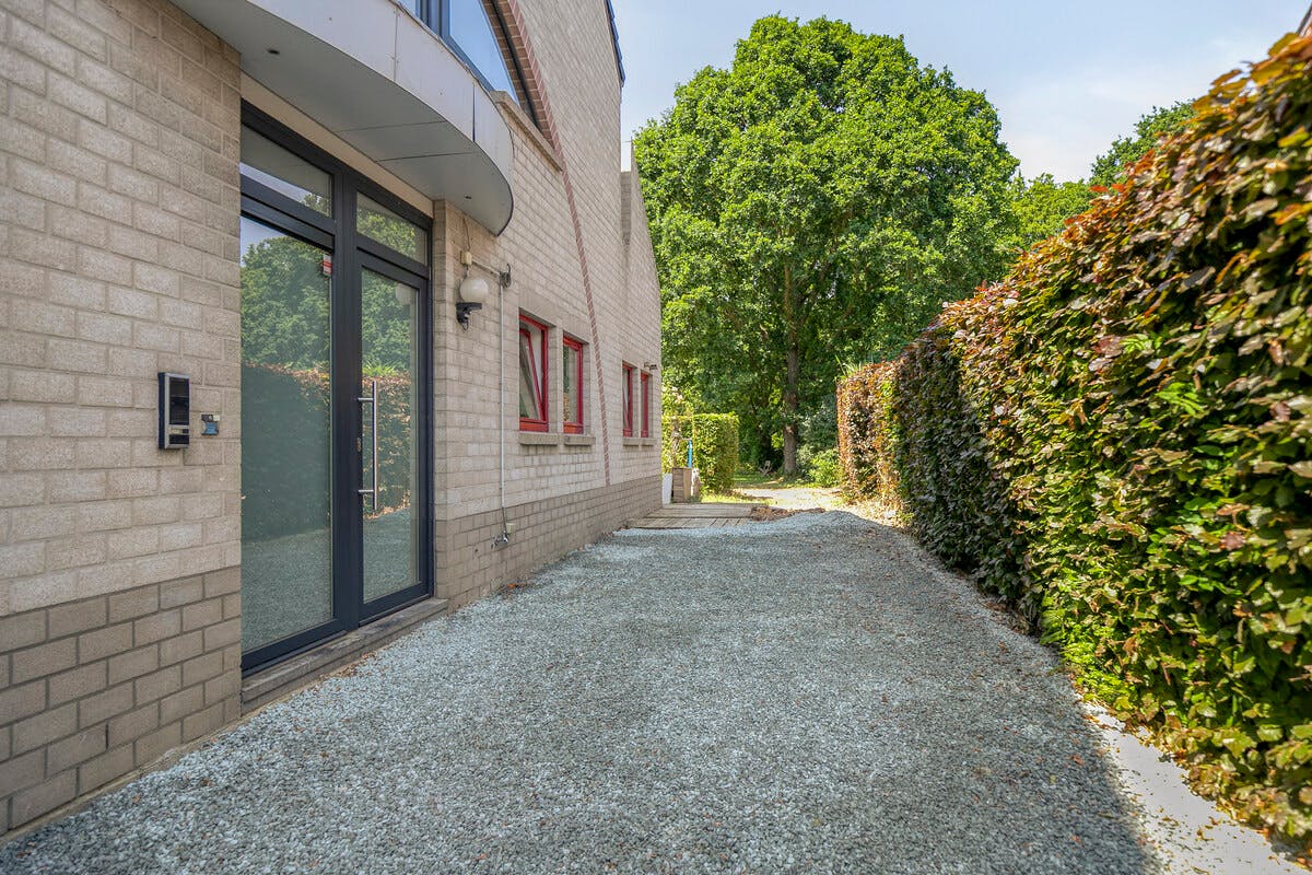 Immeuble de deux appartements dans un excellent emplacement à Humbeek avec un grand jardin et des possibilités de parking - photo 3