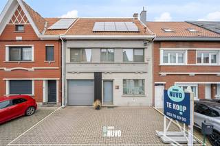 Cette maison confortable, récemment rénovée, avec une superficie totale de 5a28ca est vraiment prête à emménager !La maison spacieuse et bien...