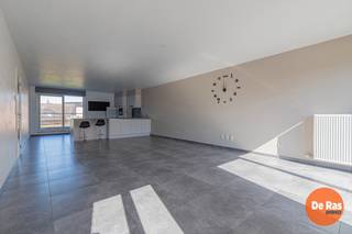 BEZOEKDAG ZATERDAG 30 MEI VAN 10u TOT 13u (enkel op afspraak)LEDE - Dit recent gebouwd, volledig instapklaar duplexappartement met EPC label B heeft...