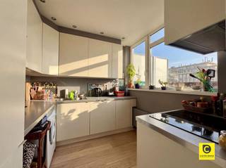 Dakappartement met een top terras en een panoramisch zicht!Dit 1 slaapkamer appartement bevindt zich op de 10de verdieping en geniet van een...