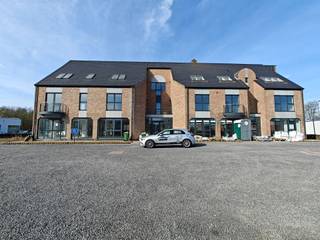 In het commercieel centrum van Maasmechelen, op wandelafstand van het shoppingcentrum M2 en van de winkel- en wandelstraat Pauwengraaf, mogen we u...