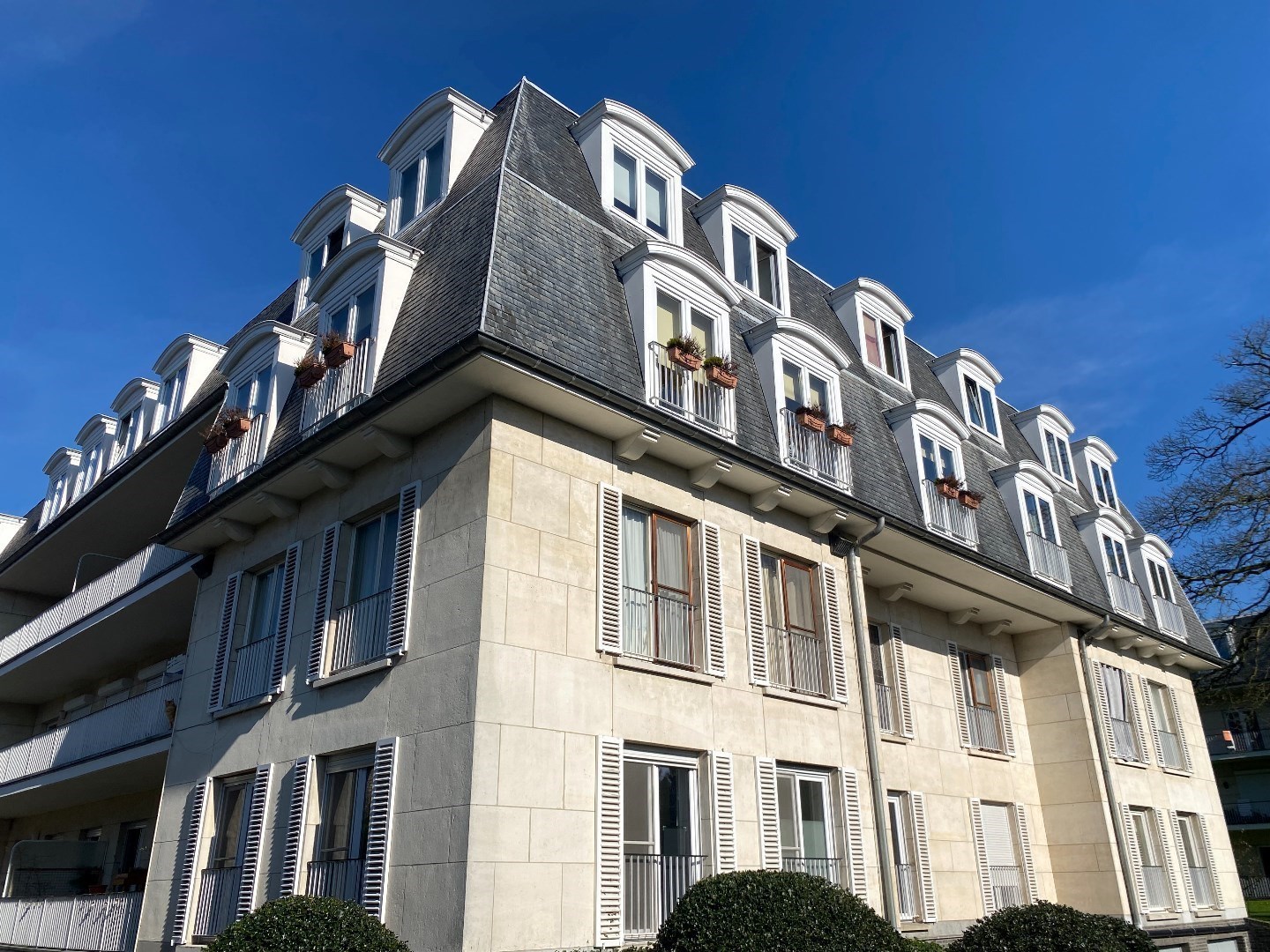 Centraal gelegen appartement in Gent met 3 slaapkamers. - foto 1