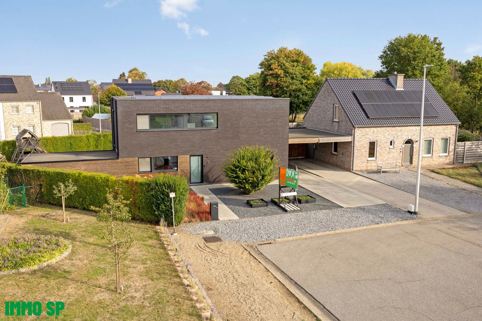 Zeer ruime gezinswoning met hoogwaardige afwerking. - foto 2