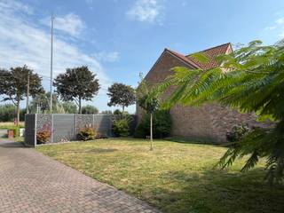 Droomt u ervan uw eigen woning te bouwen zoals u het zelf voor ogen heeft? Dan is dit stuk bouwgrond uw kans.Op een perceel van 464m² heeft u de...
