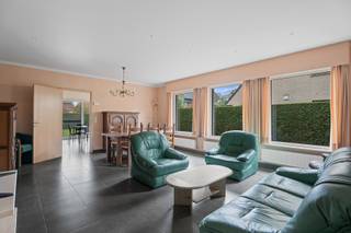 <strong>Perfect onderhouden en instapklaar</strong><span> – Gebouwd in 2002 en steeds met zorg bewoond, dus geen renovatieplicht of grote werken nodig.<br /><br /><strong>Uitbreidingsmogelijkheden</strong> – De zolder kan eenvoudig worden omgebouwd tot twee extra kamers en een badkamer.<br /><br /><strong>Energiezuinig en zorgeloos</strong> – EPC-label B en asbestveilig bouwjaar.<br /><br /><strong>Topligging in een rustige, residentiële wijk</strong> – Op wandelafstand van winkels, scholen en invalswegen, met een kindvriendelijke en groene omgeving.<br /></span>