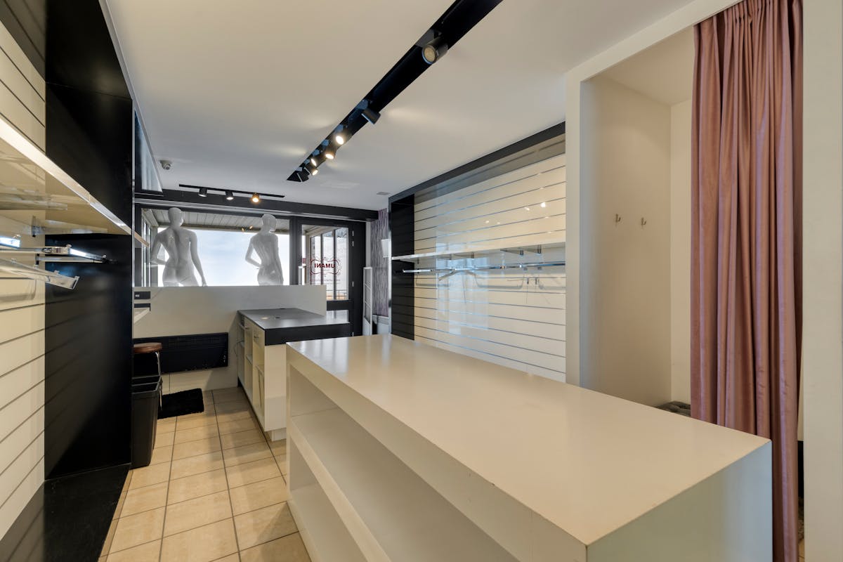 Te koop: Handelspand op de Zeedijk van Middelkerke (94 m²) - foto 3