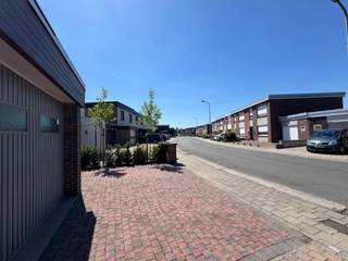 ***PREVIEW/ VOORVERTONING, Woning, binnenkort te koop***Instapklare en gezellige eengezinswoning op centrale ligging te Waregem nabij alles wat men...