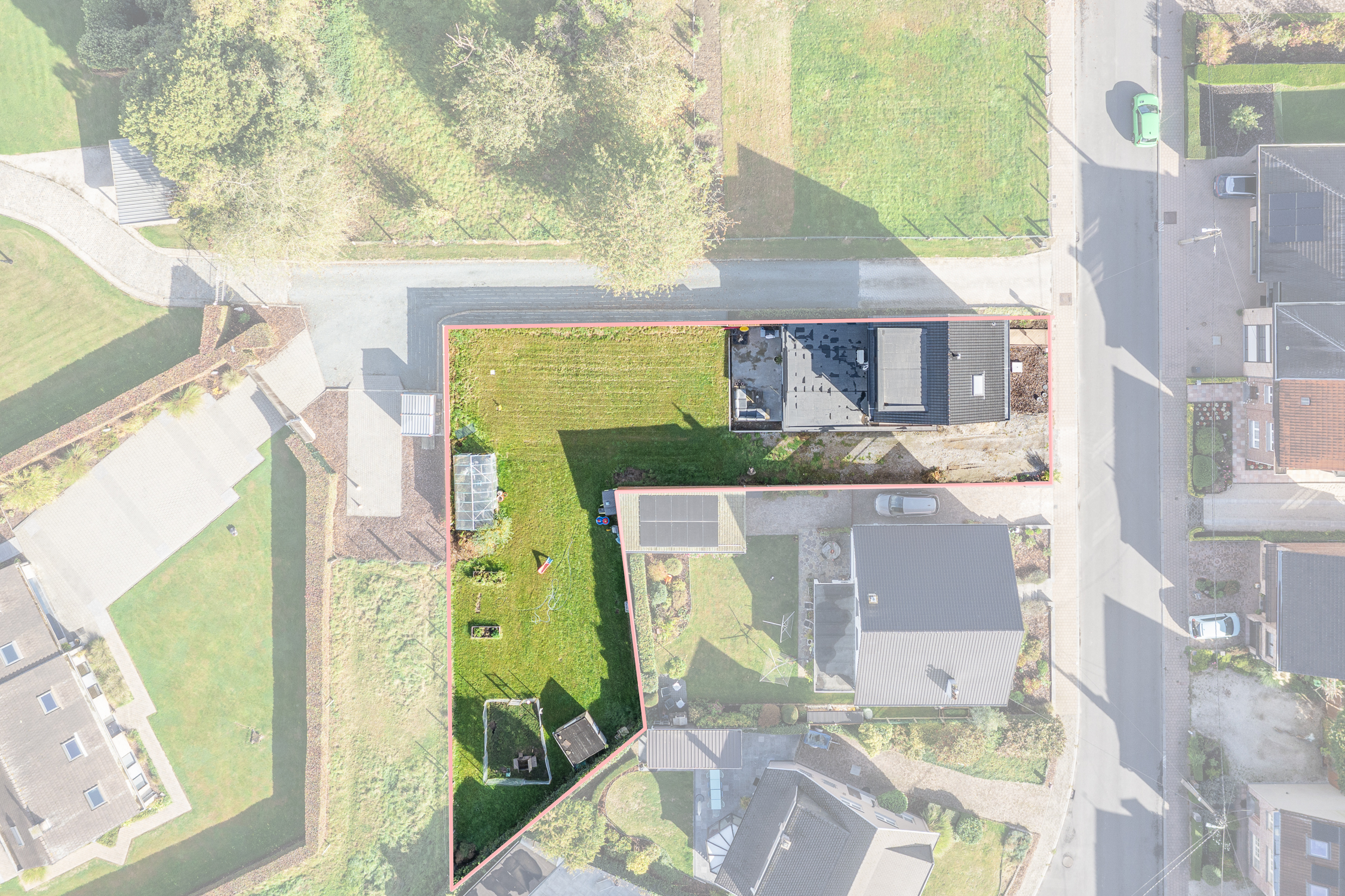 Instapklare gezinswoning met 3 slaapkamers en zonnige tuin. - foto 2