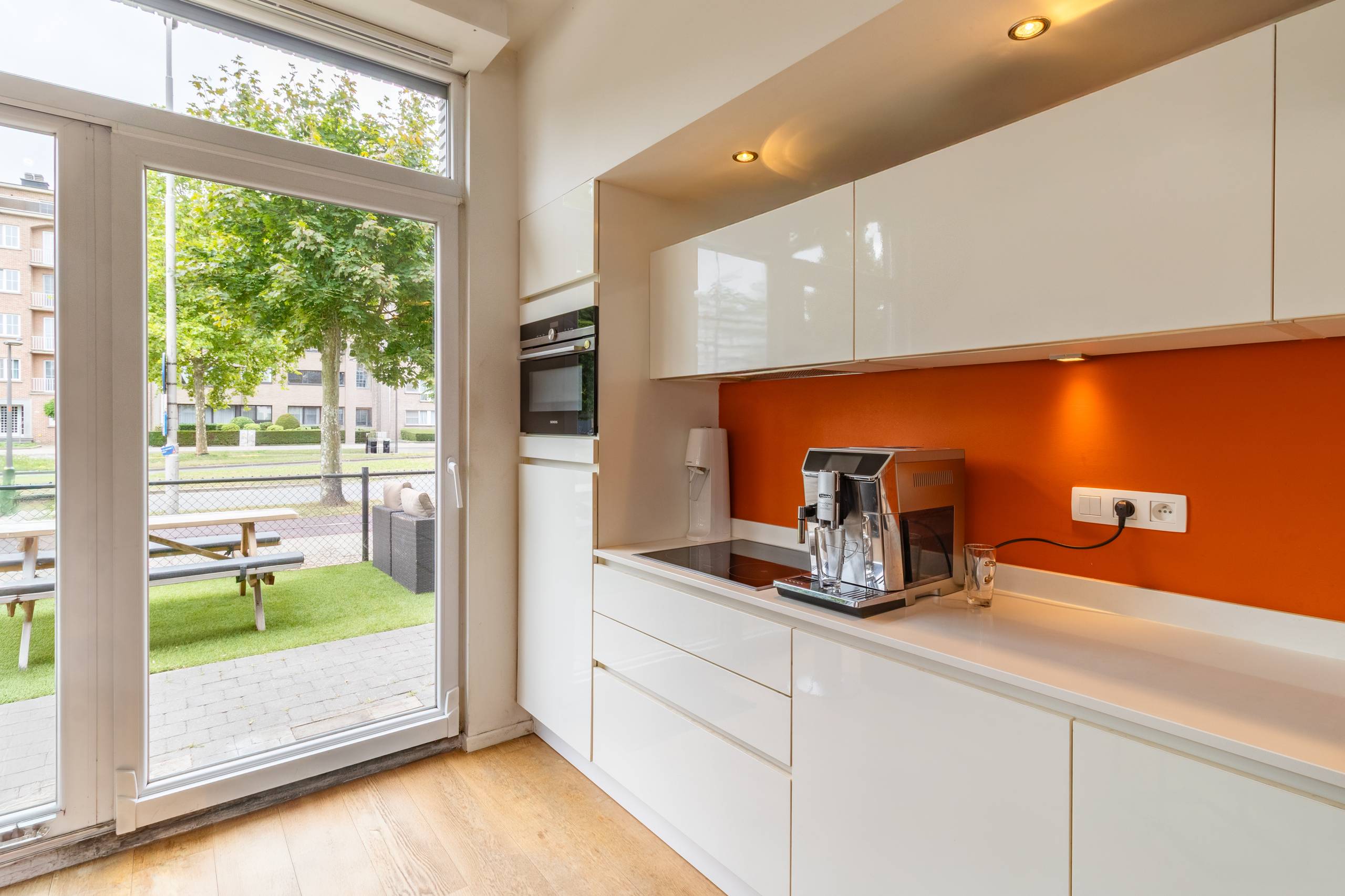 Centraal gelegen gelijkvloersappartement met tuin! - foto 4