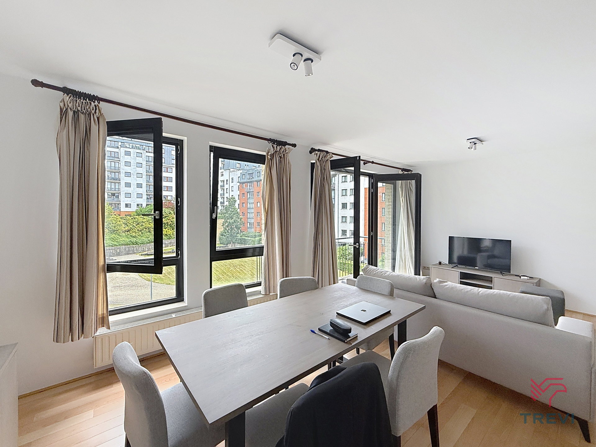 Appartement te huur in Elsene met 2 slaapkamers - foto 1