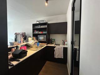 <p>**ACADEMIEJAAR 2026-2027 - ENKEL STUDENTEN**<br /><br />Residentie Monte Domus is gelegen aan de Leuvense befaamde ziekenhuis omgeving en dit een uiterst gunstige locatie. Deze residentie is geschikt voor studenten op zoek naar een comfortabele thuis. Niet alleen de strategische ligging van het pand is een troef maar ook de faciliteiten in de nabijheid zijn mooi meegenomen. Supermarkten, scholen, campussen, openbaar vervoer, Gasthuisberg, apotheek, parken, kruidtuin… op wandel/ fietsafstand.<br /><br />Deze studio bevindt zich op de tweede verdieping en beschikt over een ingerichte keuken en geïnstalleerde badkamer.<br /><br />Wees er snel bij! Wenst u graag eens te komen kijken? Plan dan vandaag nog een bezoek in! verhuur@connect-immo.be of 0470 59 65 44<br /><br />Beschikbaar vanaf 15 september 2026!<br />Huurprijs: €815 + €1.560 vaste kosten op jaarbasis</p>