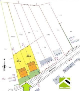 Dans la rue Blaarstraat à Tongres, juste après l'ancienne caserne et à proximité de la réserve naturelle De Kevie, se trouve ce beau terrain à bâtir.<br /><br />La superficie est de 20a 02ca (2 002m²) avec une largeur de 22,83 mètres le long de la rue et une profondeur de plus de 140 mètres.<br />Idéal pour les acheteurs avec des doigts verts pour un beau jardin ou même pour un pré avec quelques animaux.<br /><br />Le terrain est admissible à une construction ouverte ;<br />la maison peut avoir une largeur maximale de 12,50 mètres,<br />la profondeur de construction au rez-de-chaussée est maximale de 15 mètres et de 10 mètres pour l'étage.<br />La forme du toit doit être en pente.<br /><br />Un garage souterrain est autorisé.<br />Des dépendances détachées sont possibles jusqu'à 40m².<br /><br />Il n'y a pas d'obligation de construire pour ce terrain à bâtir.<br /><br />PLUS D'INFORMATIONS ? Prenez rendez-vous par téléphone au 012 23 00 23 ou envoyez vos questions par e-mail à roland@immo-leroi.be.