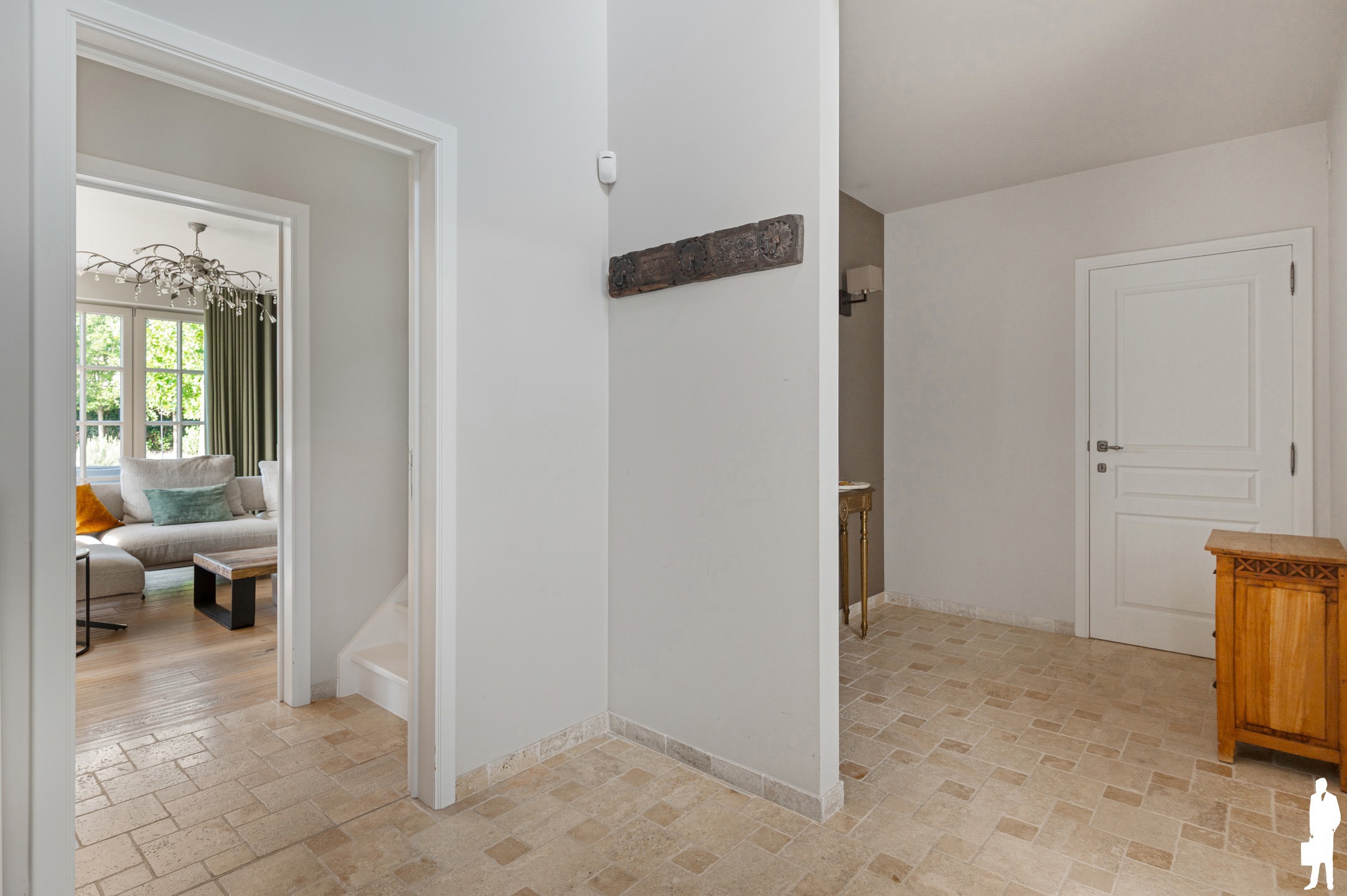 Exclusief karaktervolle villa met 4 slaapkamers, praktijkruimte, zwembad en aangelegde tuin nabij het centrum van Essen - foto 4