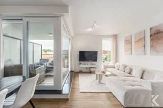 RECENT ENERGIEZUINIG NIEUWBOUWAPPARTEMENT INCLUSIEF GARAGEBOXInstapklaar appartement (bouwjaar 2023) met ruime master-bedroom, 2de...