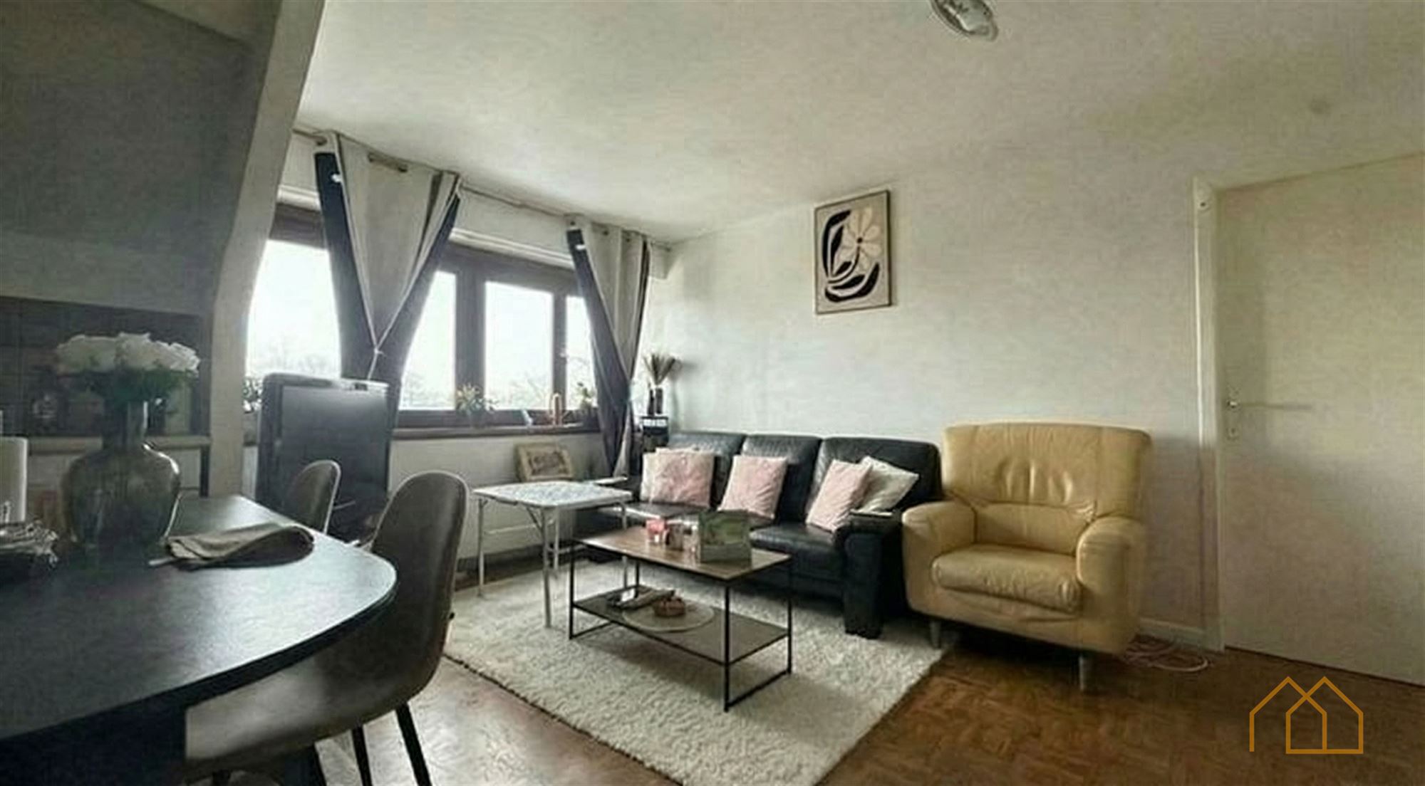 Dakappartement met 2 slaapkamers en parkeerplaats - foto 2