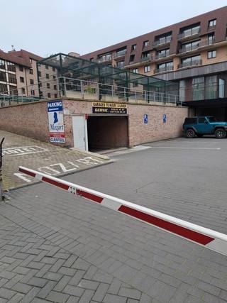 Garage for rent in Koksijde