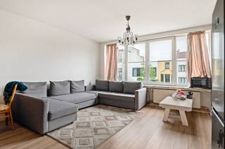 Instapklaar 1-slaapkamer appartement op centrale locatie!Dit appartement geniet van een uiterst centrale ligging waarbij openbaar vervoer, winkels,...