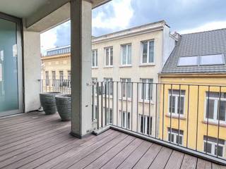 Op zoek naar een lichtrijk, ruim en comfortabel appartement gelegen op een toplocatie? Dit 2-slaapkamerappartement biedt alles wat u nodig heeft...