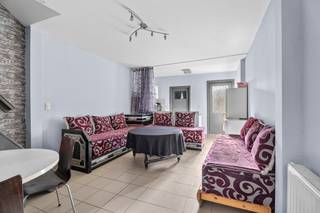 Bent u op zoek naar een ideale starterswoning of een interessante investering?Dan is deze volledig vernieuwde woning in het centrum van Lokeren...