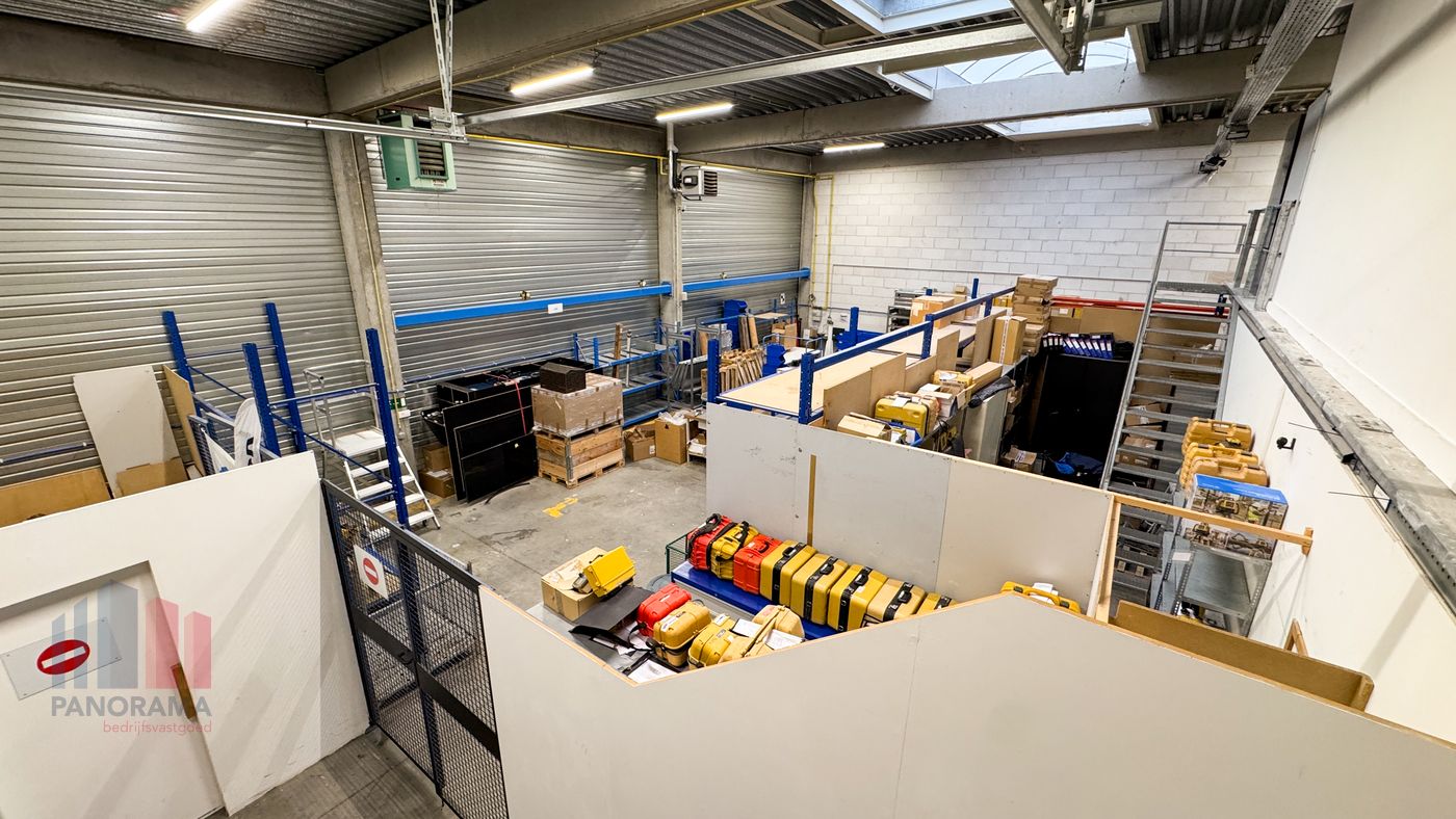 344 m² Kantoren met 250 m² magazijn, 60 m² mezzanine en 15 parkeerplaatsen, visibiliteit van Pontbeeklaan! - foto 5