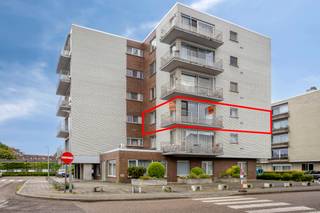Op de tweede verdieping van dit verzorgd gebouw aan het Poortveldenplein in Aarschot bevindt zich dit te renoveren appartement met een...