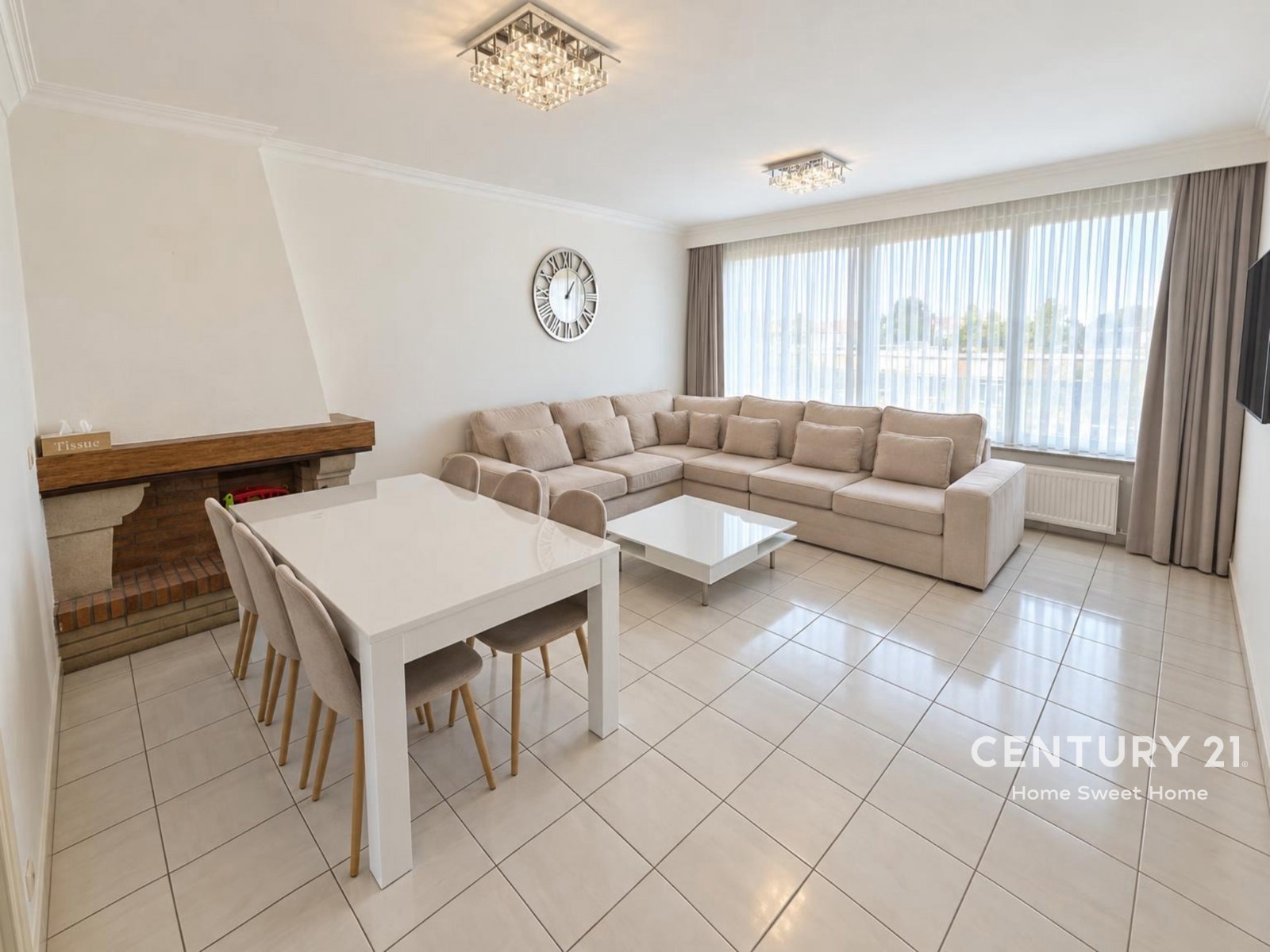Licht 2-slaapkamerappartement met garage te huur - foto 1