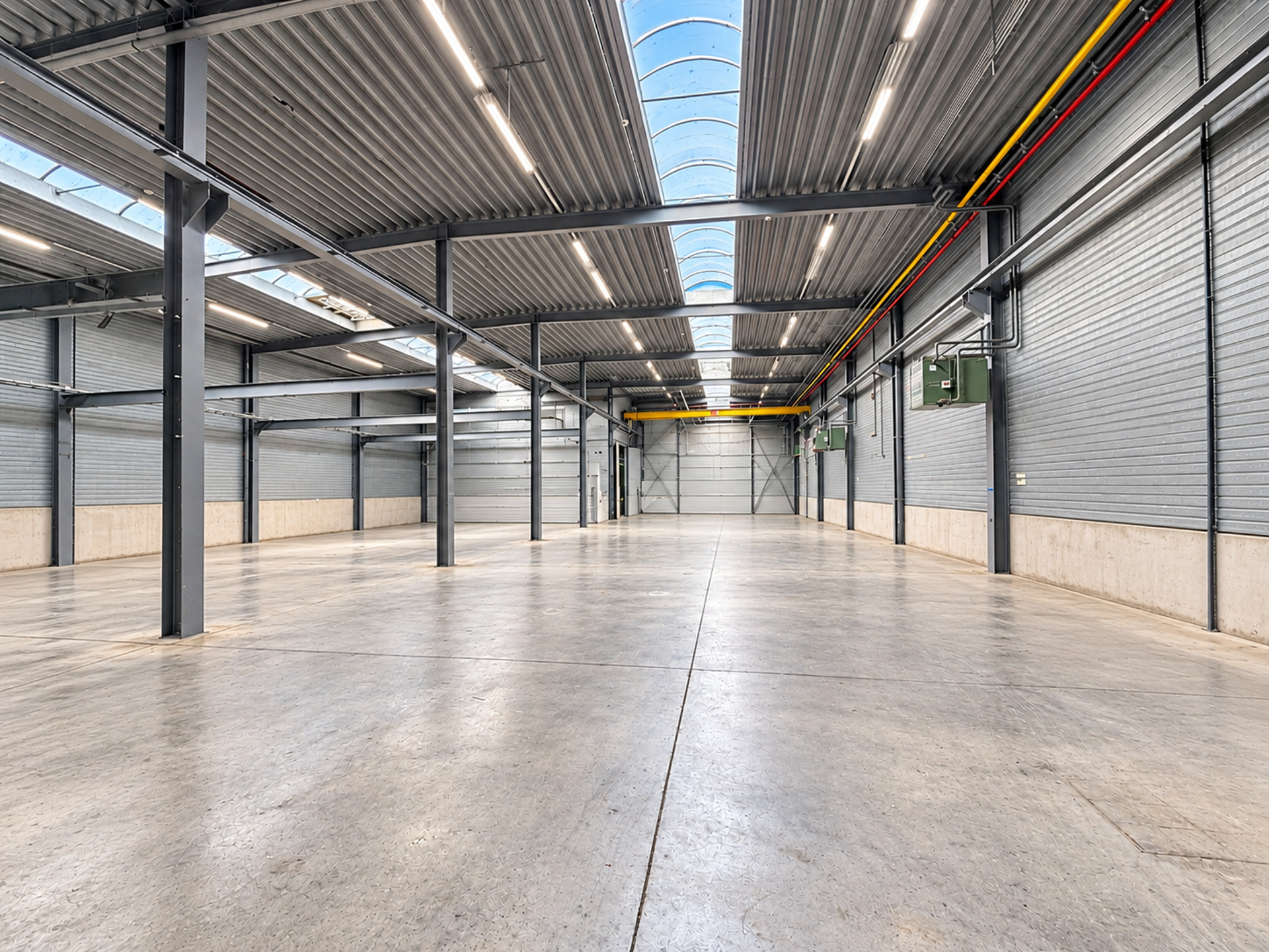 Ruime loods van 1000M2 met rolbrug in Torhout - foto 4