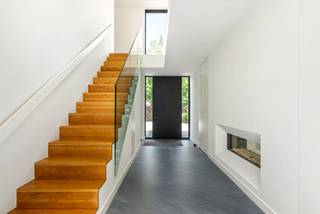 This property with a plot area of 2856m² and a living area of 438m² is a dream home for those seeking luxury, space, and comfort. With its numerous bedrooms, bathrooms, pool, and parking spaces, this property is ideal for a large family or for those who value space and privacy. The garden is located to the south, allowing you to enjoy the sun all day long. Don't hesitate any longer and discover this unique property in Schilde!<br /><br />For more information or a visit, visit www.christiesrealestatebelgium.be.