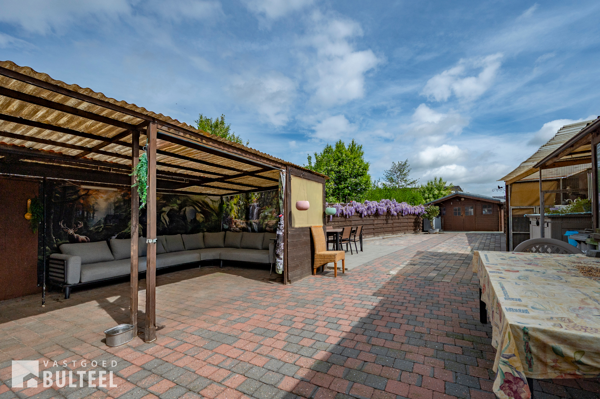 Ruime gezinswoning met garage en grote tuin op 884m2! - foto 4