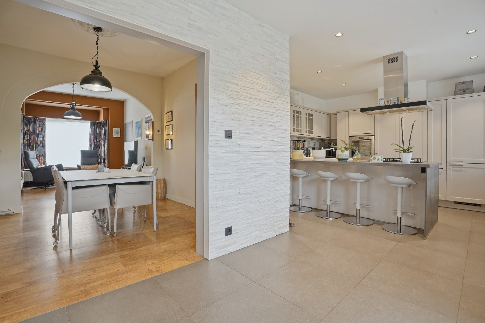 Beautifully finished house in Nieuwpoort-Stad on 284 m². - photo 2