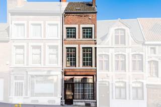 Cette maison 3 chambres à rénovée, située à 2 pas du centre-ville de Huy.Composé comme suit : Rez : hall d'entrée, cuisine/SAM, remises.1er étage : 2...