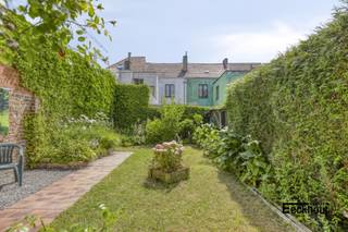 Deze gezellige woning, gelegen in een rustige straat, is een ideale plek voor gezinnen die op zoek zijn naar ruimte en comfort.Met maar liefst 4...