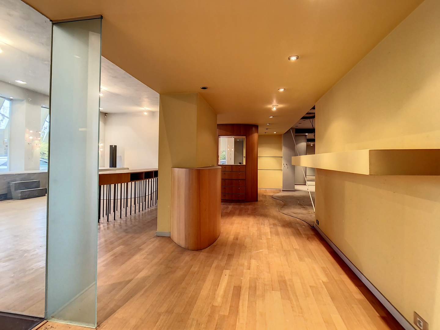 Te huur, handelspand met hoge visibiliteit op wandelafstand van het station te Zottegem - photo 5