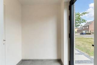 <p><strong>Zeer goed gelegen BEN woningen nabij het centrum van Booischot. NOG 3 BESCHIKBAAR!</strong><br /><span>Dit knappe project van 8 hedendaagse woningen combineert comfortabel en energiezuinig wonen. </span><br /><span>Het E-peil zal lager zijn dan E20, waardoor u de eerste 5 jaar geen onroerende voorheffing dient te betalen!</span><br /><span>Het gunstige e-peil wordt gerealiseerd door het voorzien van een gascondensatieketel</span><span> in combinatie met vloerverwarming, ventilatiesysteem D en zonnepanelen. </span><br /><br /><span>Deze BEN woningen beschikken over een gemeenschappelijke </span><span>ondergrondse parkeergarage, elke woning beschikt over 2 staanplaatsen en een kelderberging. </span><span>Verder zijn deze woningen op het gelijkvloers voorzien van een ruime inkomhal met gastentoilet, een ruime leefruimte met een open keuken en een berging. Op de eerste verdieping zijn er 3 slaapkamers, de nachthal, een extra toilet en een badkamer.</span><br /><br /><span>Verkoop van het grondaandeel valt onder registratierechten, de constructie onder het btw-stelsel. </span><span>Graag meer informatie of een vrijblijvende afspraak? </span><span>immo@degroot-celen.be</span><span> of 014 95 37 50 </span></p>
<p><span>Vg, Wg, Gmo, Gvkr, Vv<br />“overstromingsgevoeligheid: P-score klasse D / G-score klasse C ” <br /></span></p>