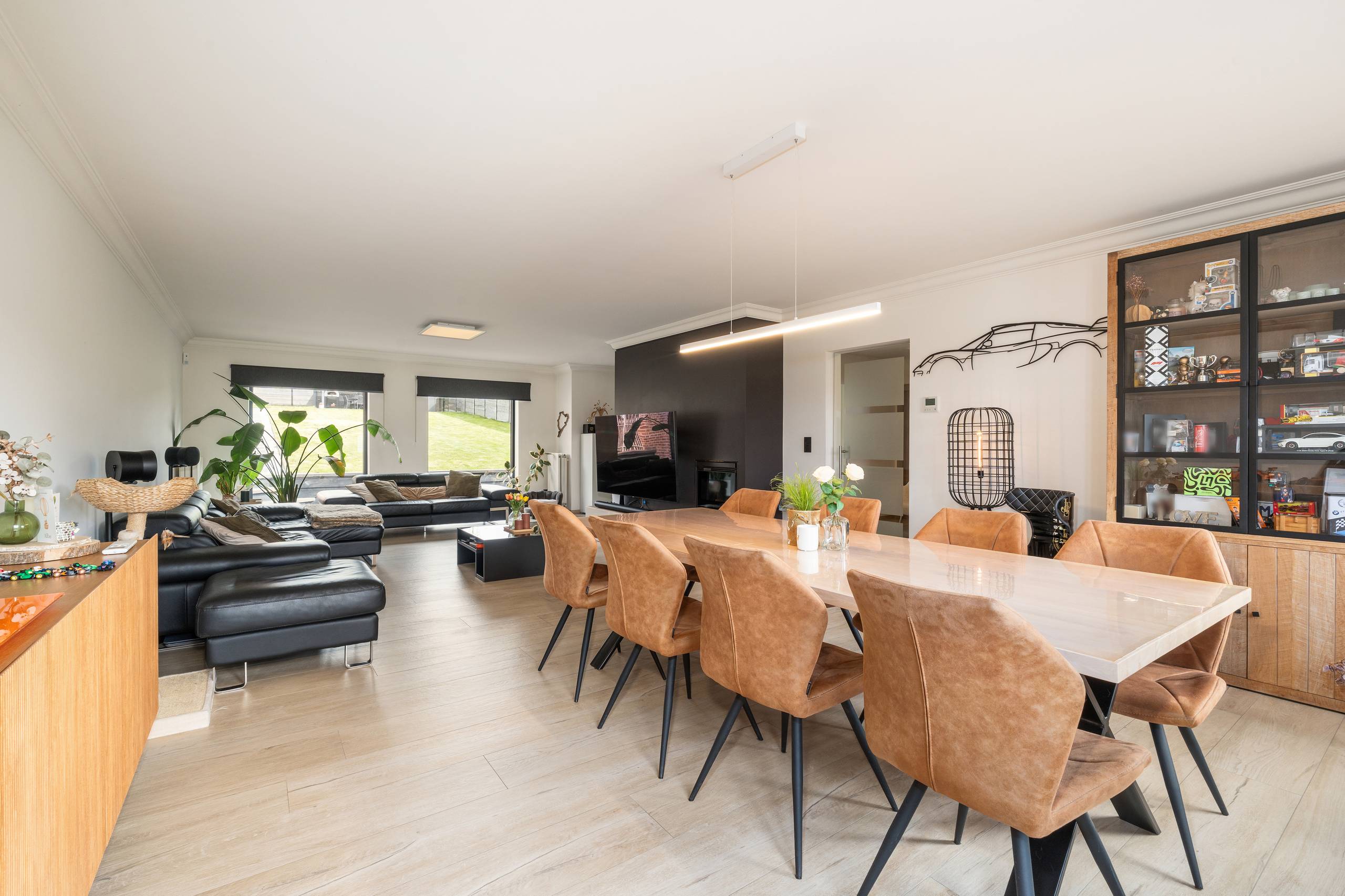 Unieke en zeer ruime woning met atelier en tuin - foto 2