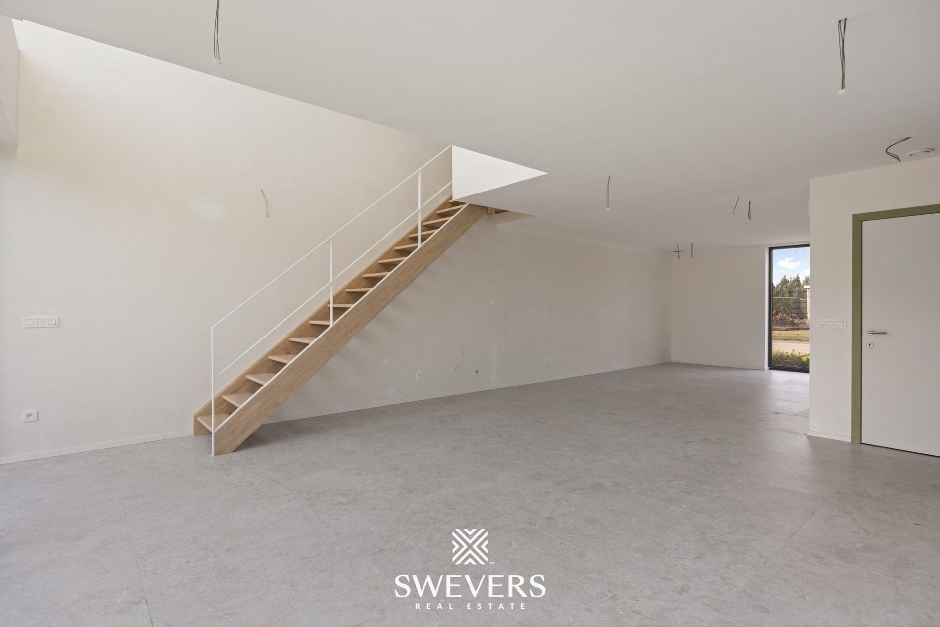 Moderne woning met open leefruimte en tuin - foto 5