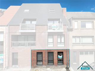 Ieder bod gelijk aan of hoger dan deze prijs wordt voorgelegd aan de eigenaar.In het hart van Zedelgem vinden we dit lichtrijke...