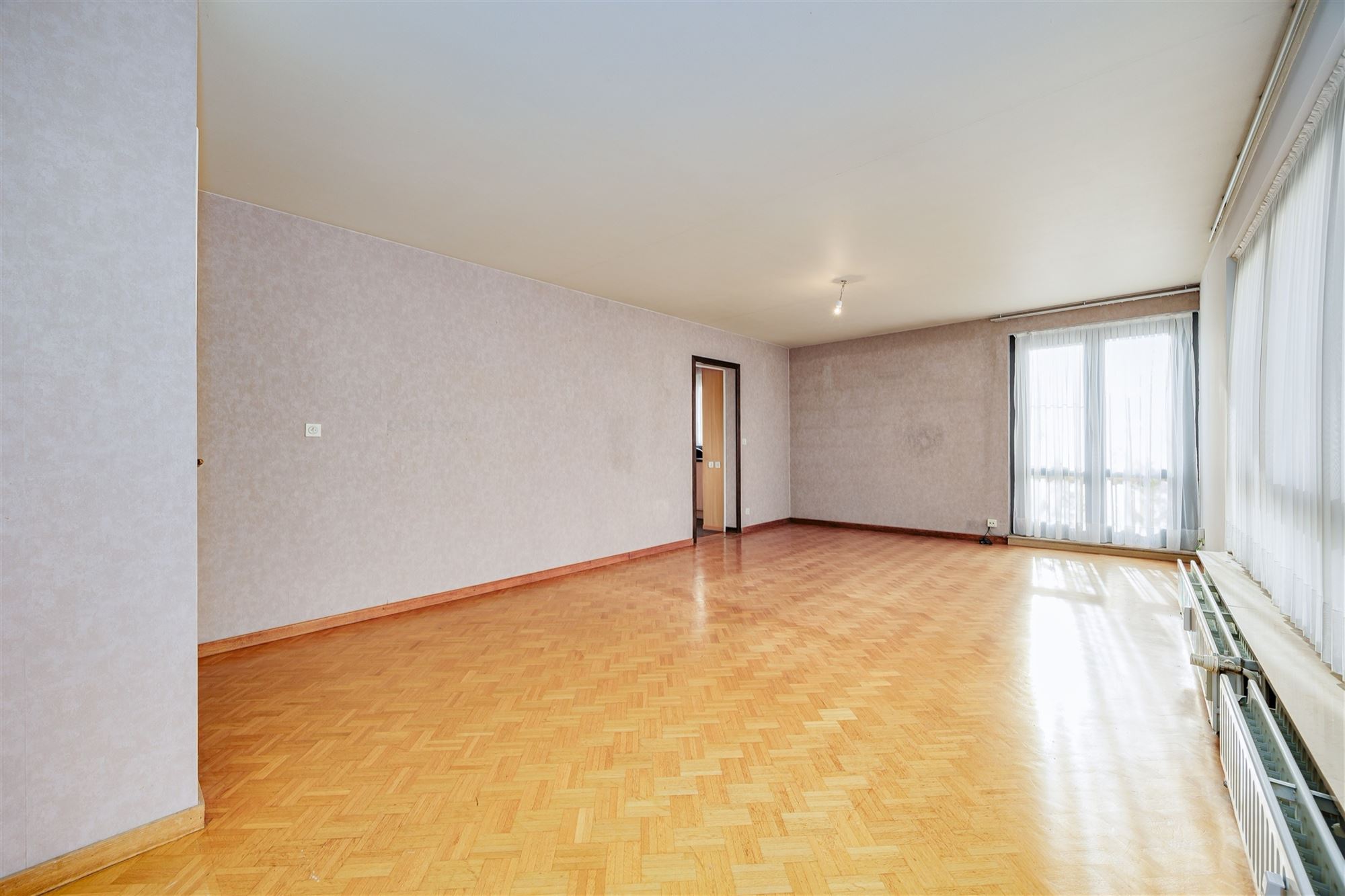 Zeer licht instapklaar appt met 3 slaapkamers en terras - foto 3